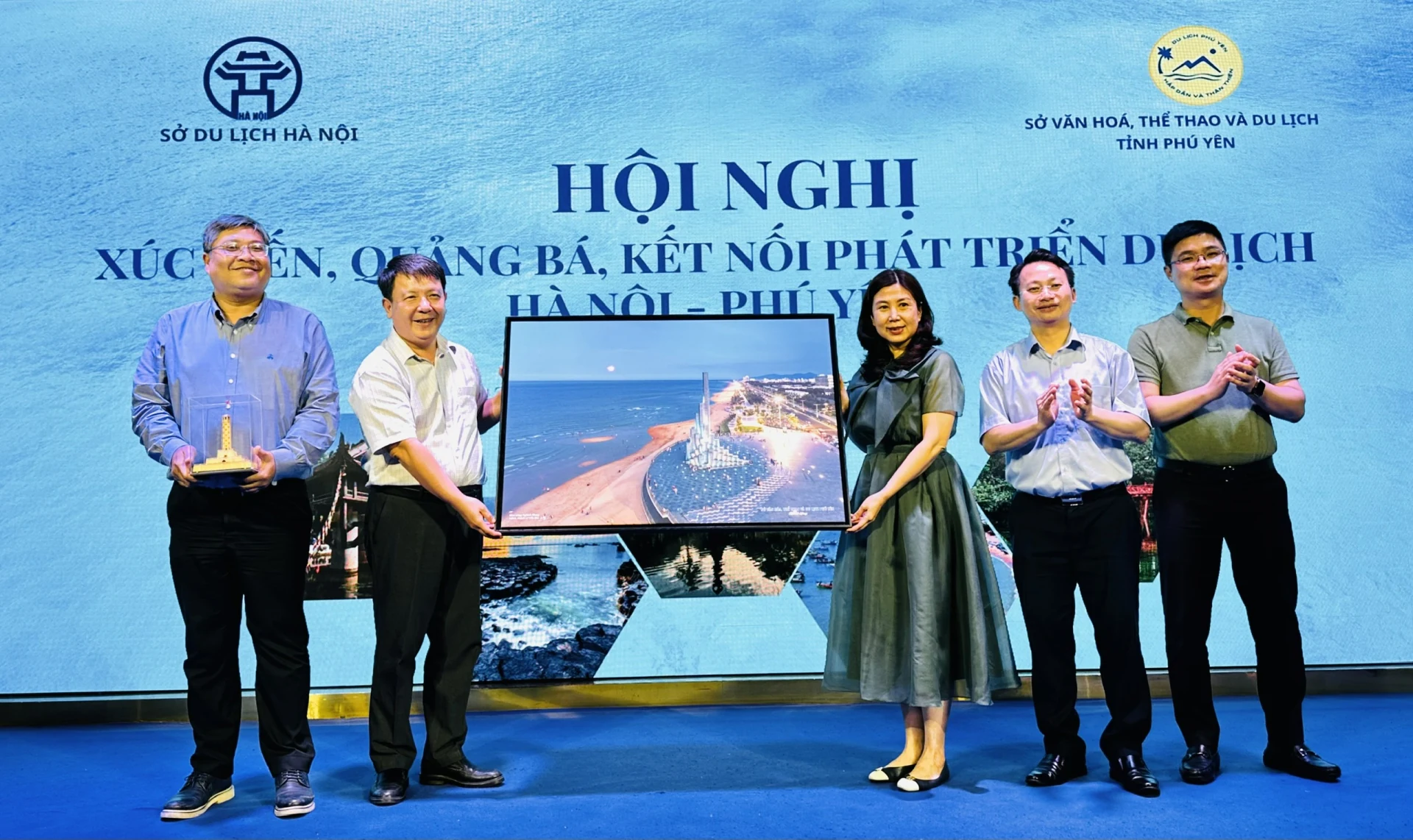 Bứt phá trong liên kết, phát triển du lịch bền vững