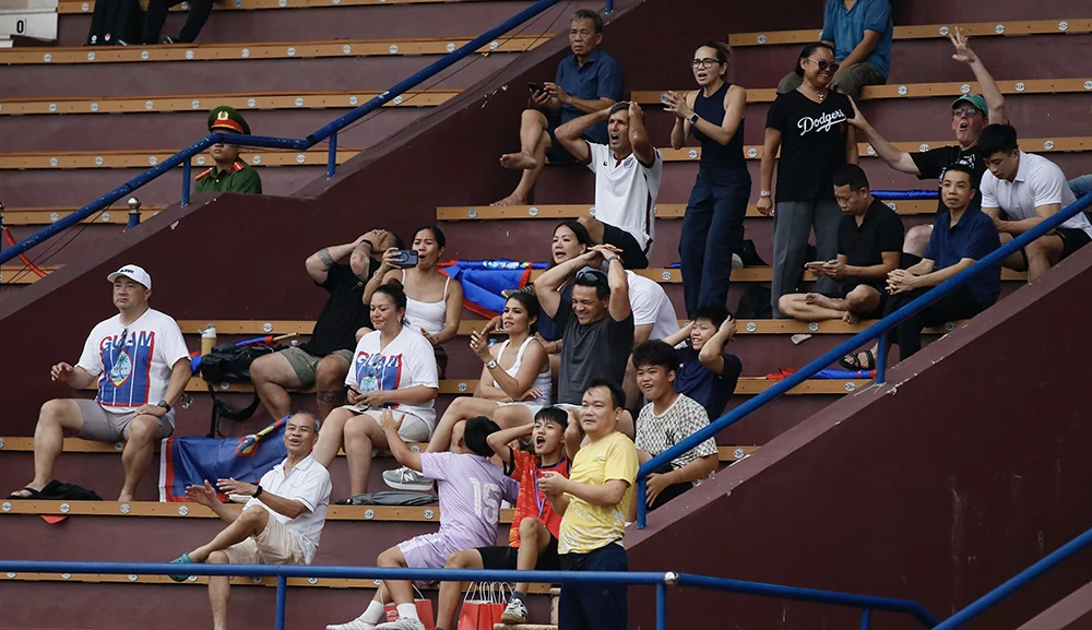 Đội tuyển nữ Guam và UAE chia điểm trên sân Việt Trì