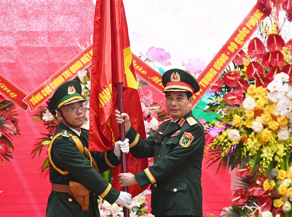 Công bố quyết định sáp nhập và tổ chức lại các cơ quan quân sự địa phương Quân khu 2