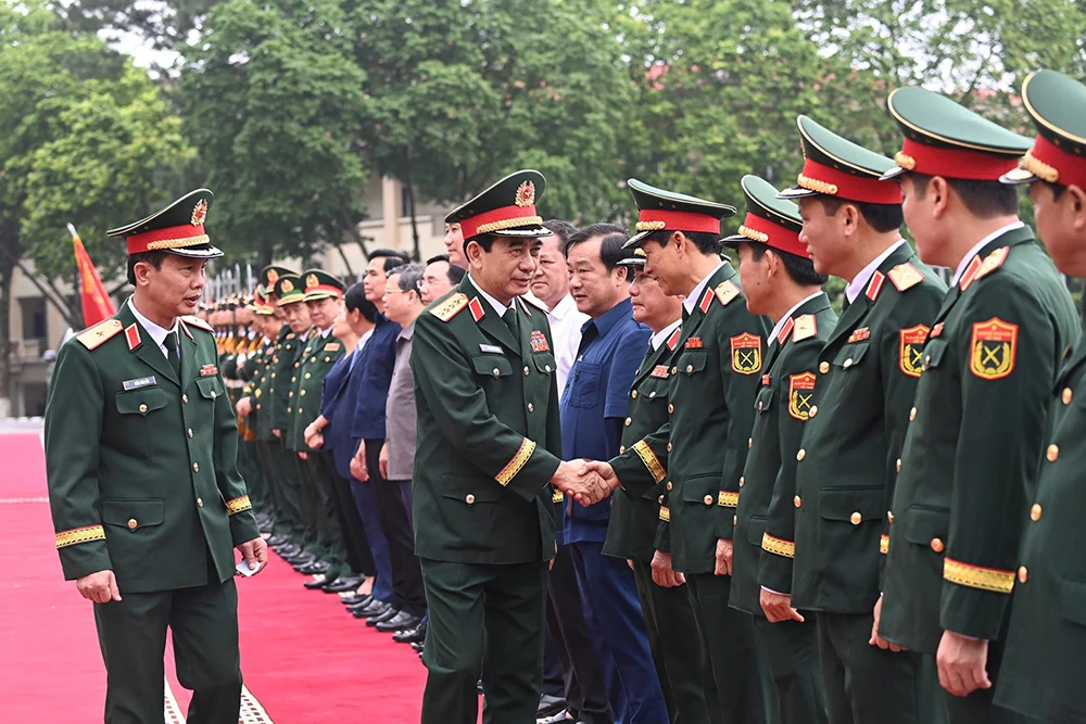 Công bố quyết định sáp nhập và tổ chức lại các cơ quan quân sự địa phương Quân khu 2