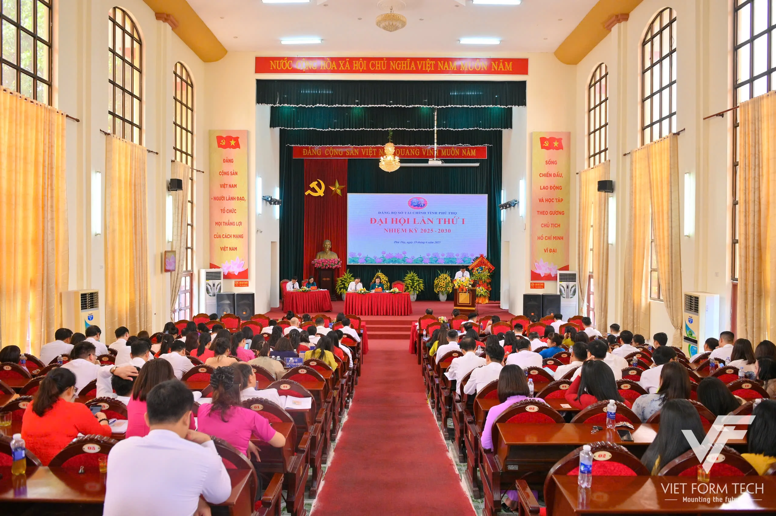 35/35 tổ chức cơ sở đảng trực thuộc Đảng ủy UBND tỉnh hoàn thành Đại hội cấp cơ sở