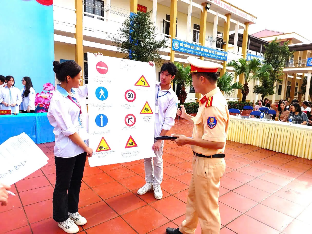 Lập biên bản xử lý 1.594 học sinh vi phạm trật tự an toàn giao thông