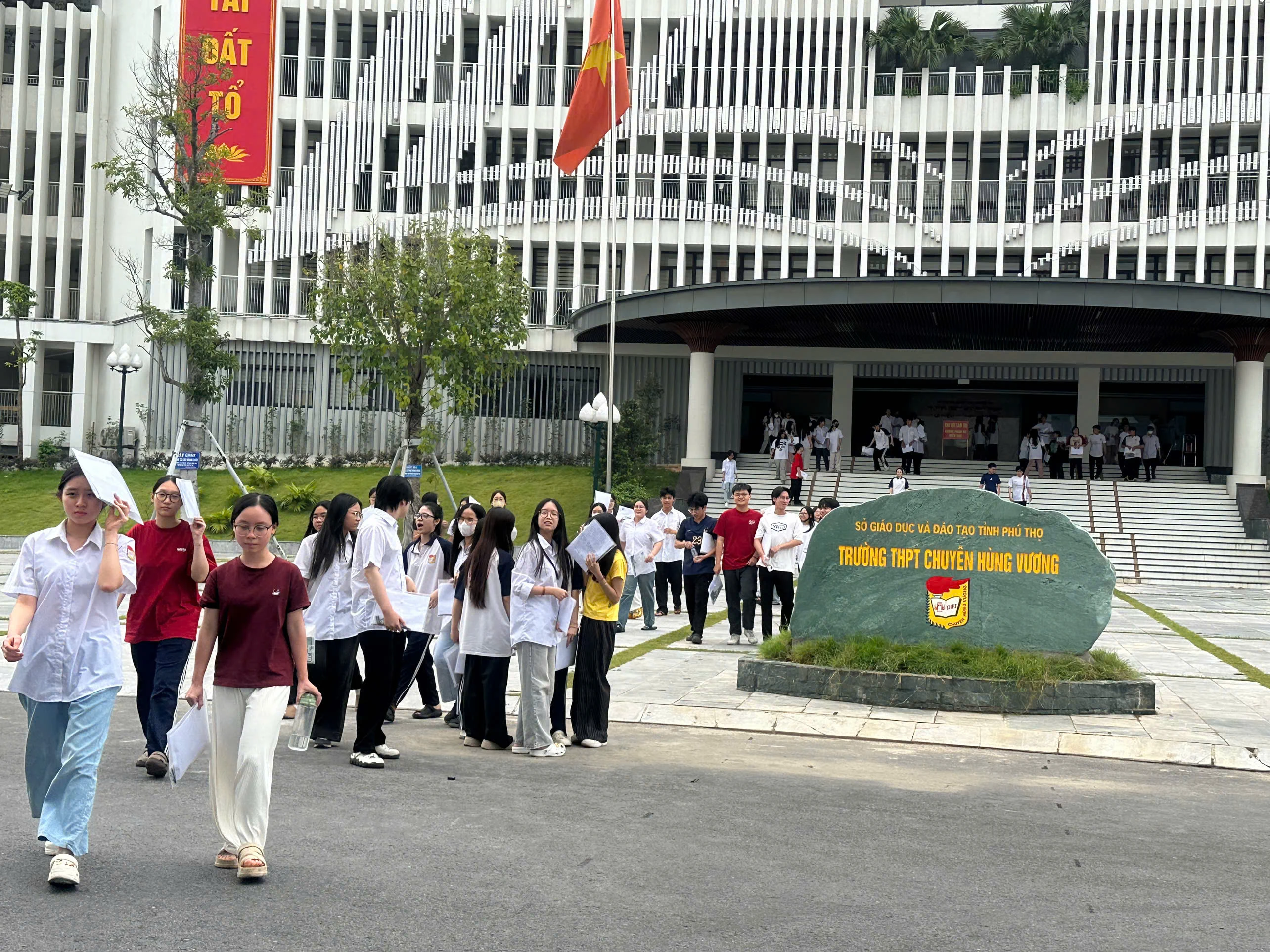 Thí sinh dự thi Chương trình GDPT 2018 hoàn thành kỳ thi tốt nghiệp THPT 2025