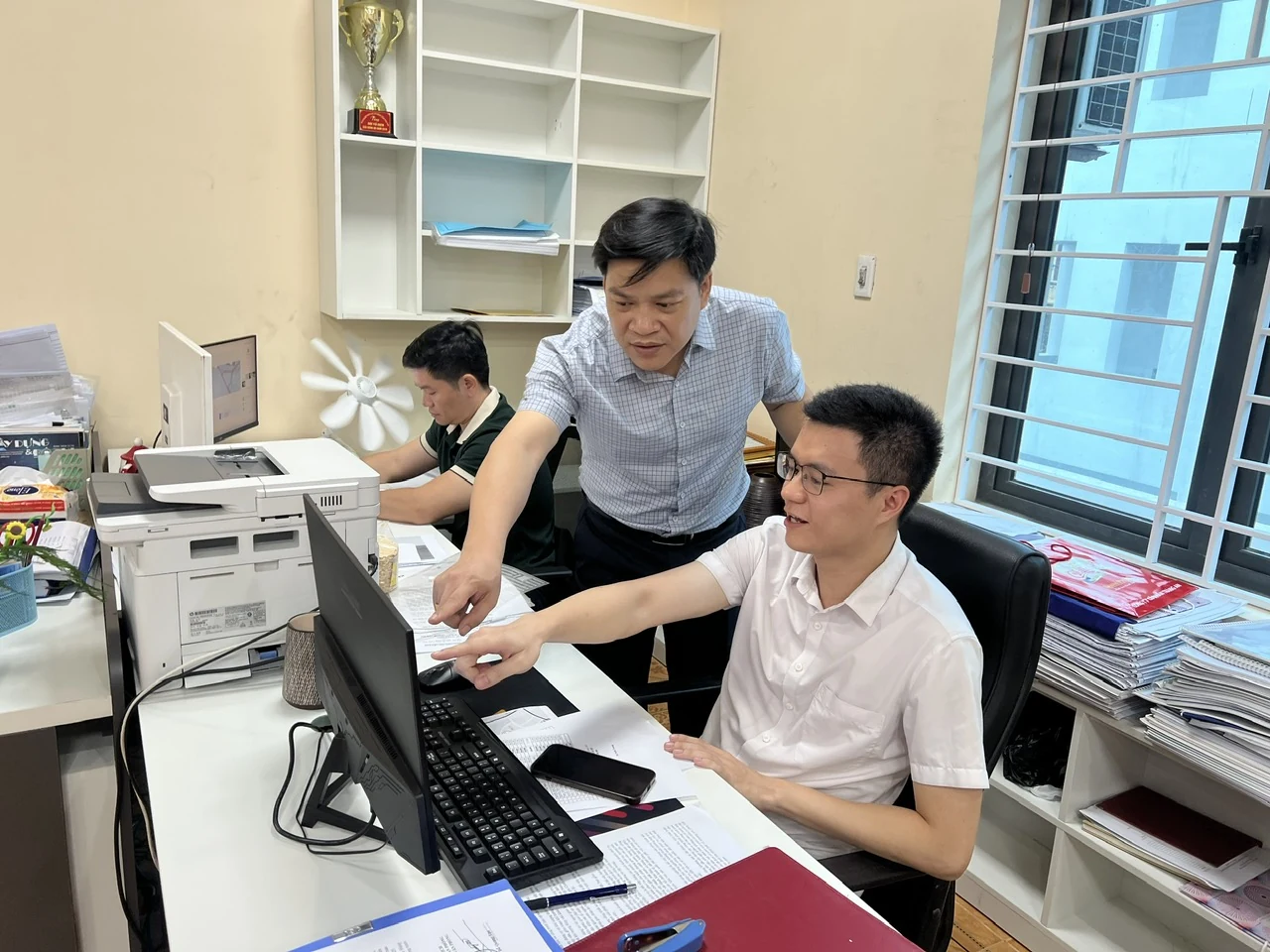 Học và làm theo Bác về nêu cao trách nhiệm trong thực hiện nhiệm vụ