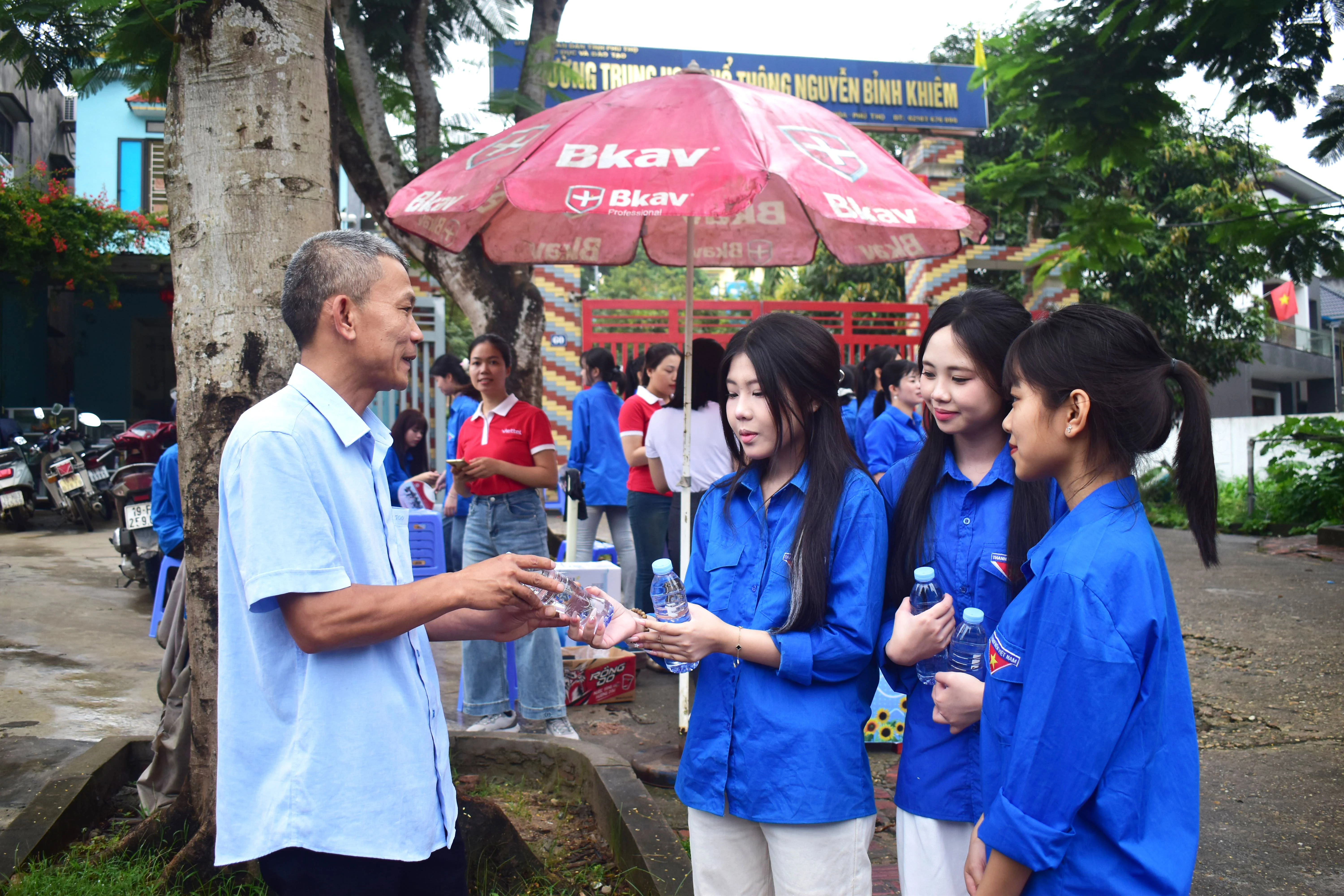 Trên 3.500 thanh niên tình nguyện “Tiếp sức mùa thi”