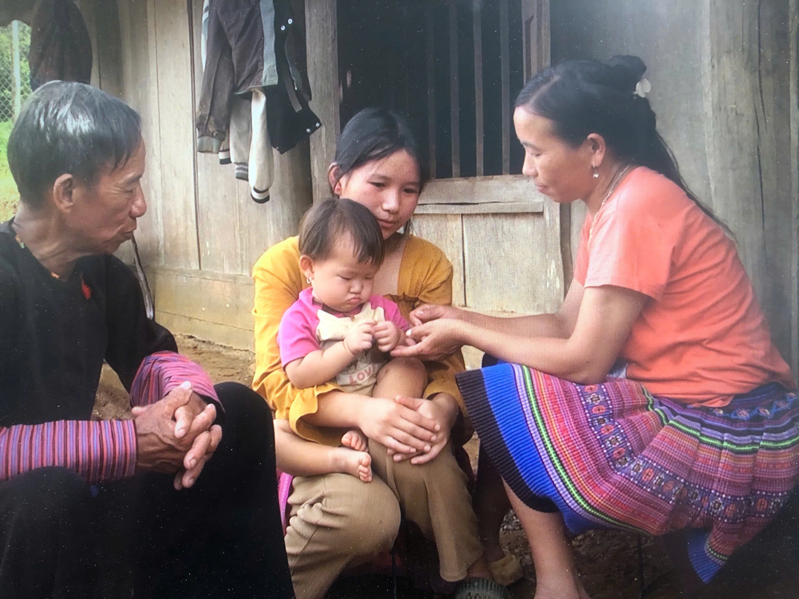 Sùng A Dếnh - Ngọn đuốc giữa sương mù Hang Kia