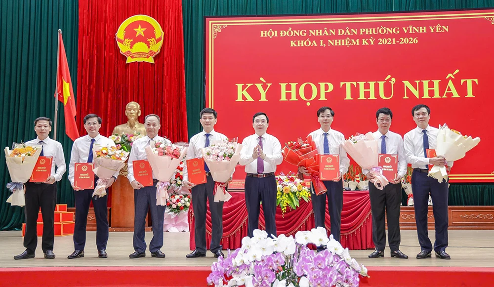Phó Bí thư Tỉnh ủy Bùi Huy Vĩnh dự Kỳ họp thứ Nhất, HĐND phường Vĩnh Yên