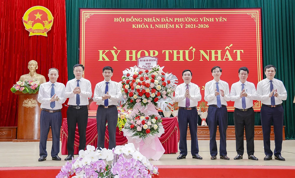 Phó Bí thư Tỉnh ủy Bùi Huy Vĩnh dự Kỳ họp thứ Nhất, HĐND phường Vĩnh Yên