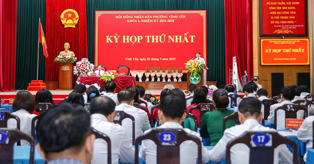 Phó Bí thư Tỉnh ủy Bùi Huy Vĩnh dự Kỳ họp thứ Nhất, HĐND phường Vĩnh Yên