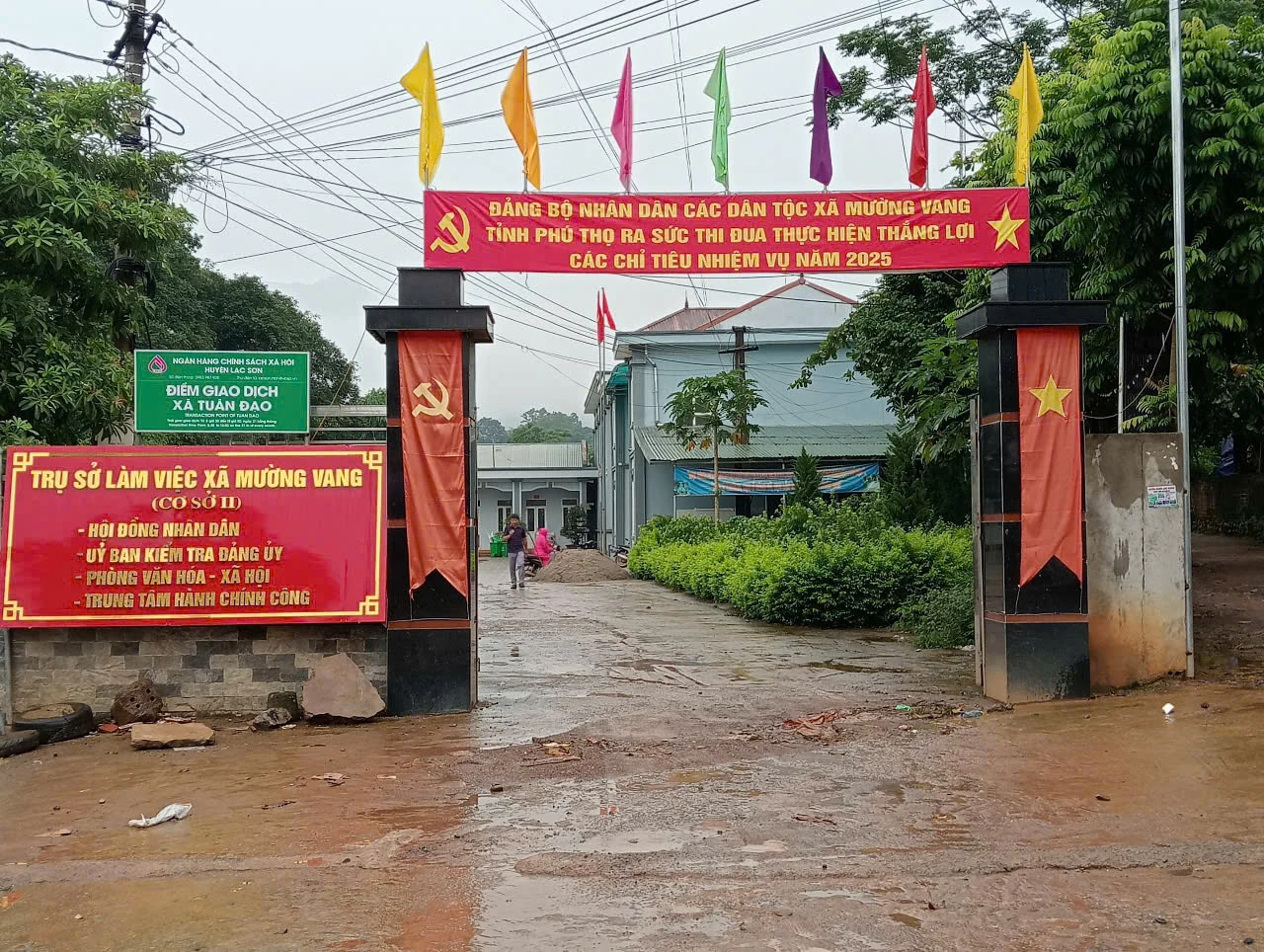 Ngày đầu vận hành chính quyền 2 cấp ở nóc nhà Mường Vang