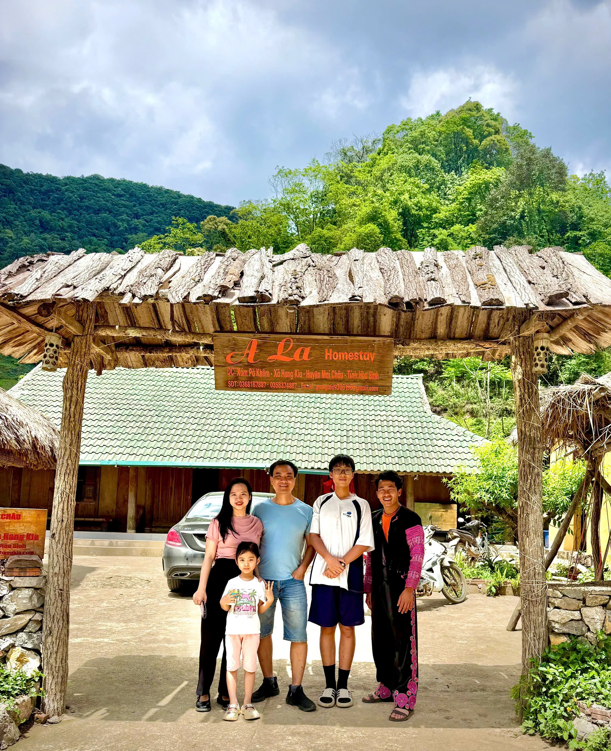 Chàng trai người Mông xây giấc mơ du lịch ở thung lũng mây