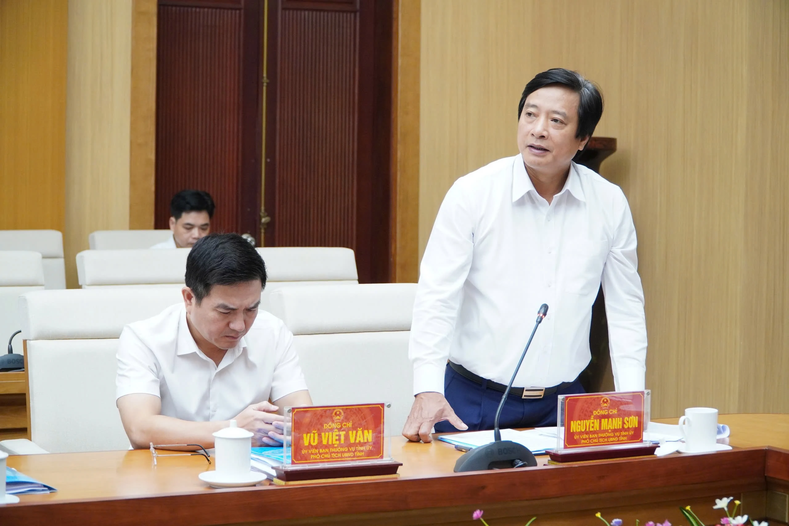 UBND tỉnh họp phiên thường kỳ tháng 7/2025