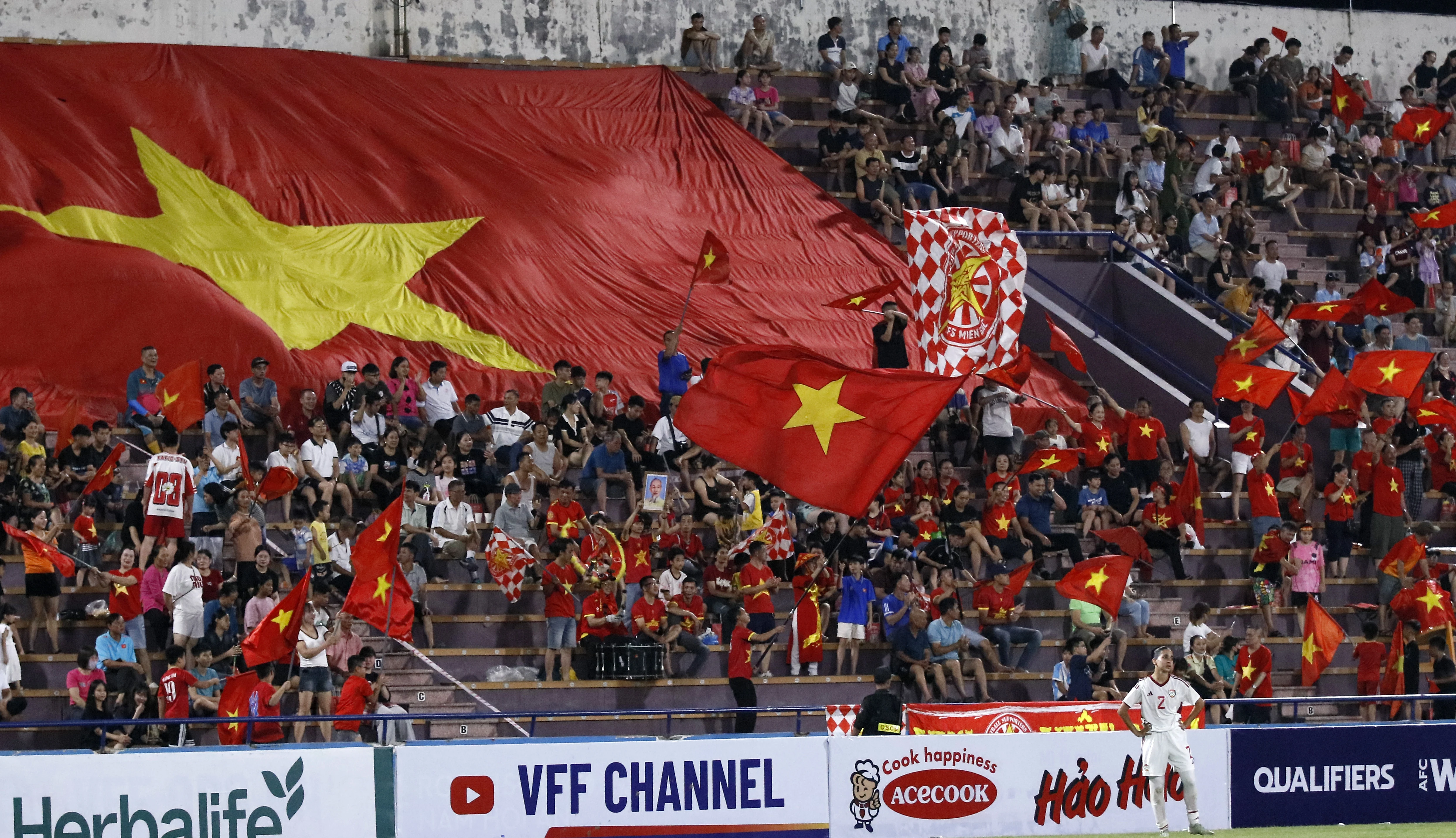 Đội tuyển nữ Việt Nam đại thắng UAE trên sân Việt Trì