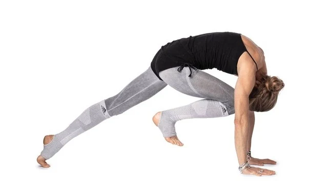 6 tư thế yoga giúp làm săn chắc cơ bụng