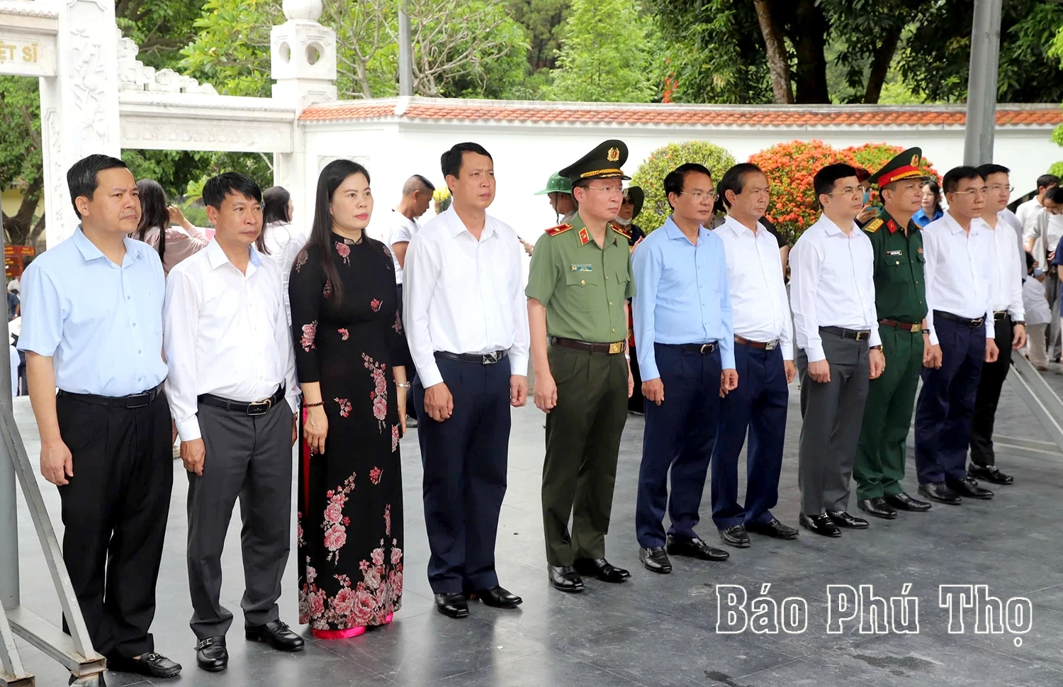 Bí thư Tỉnh ủy Đặng Xuân Phong cùng đoàn đại biểu tỉnh tri ân các Anh hùng liệt sĩ tại Hà Tĩnh, Quảng Trị