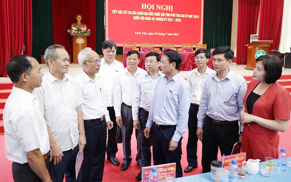 Đoàn Đại biểu Quốc hội tỉnh tiếp xúc cử tri tại phường Vĩnh Yên