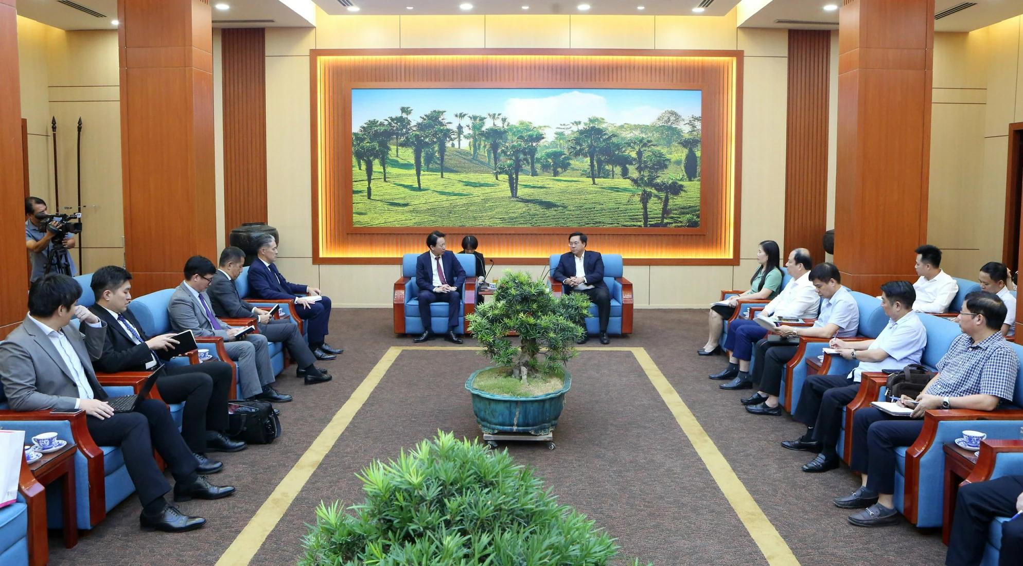 Chủ tịch UBND tỉnh Trần Duy Đông tiếp và làm việc với Tập đoàn Sumitomo (Nhật Bản)