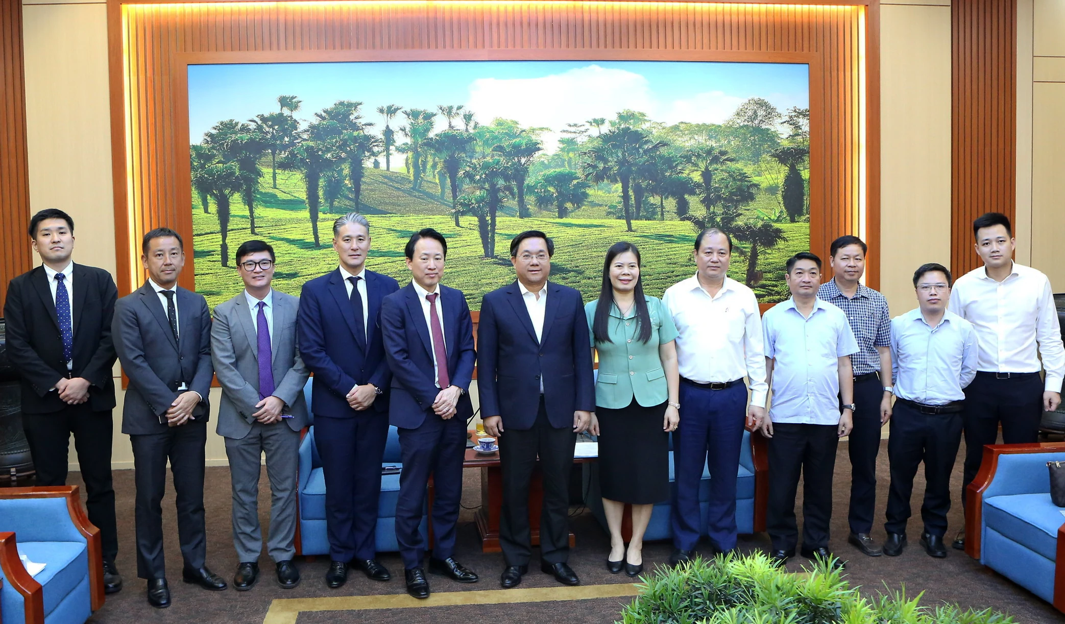 Chủ tịch UBND tỉnh Trần Duy Đông tiếp và làm việc với Tập đoàn Sumitomo (Nhật Bản)