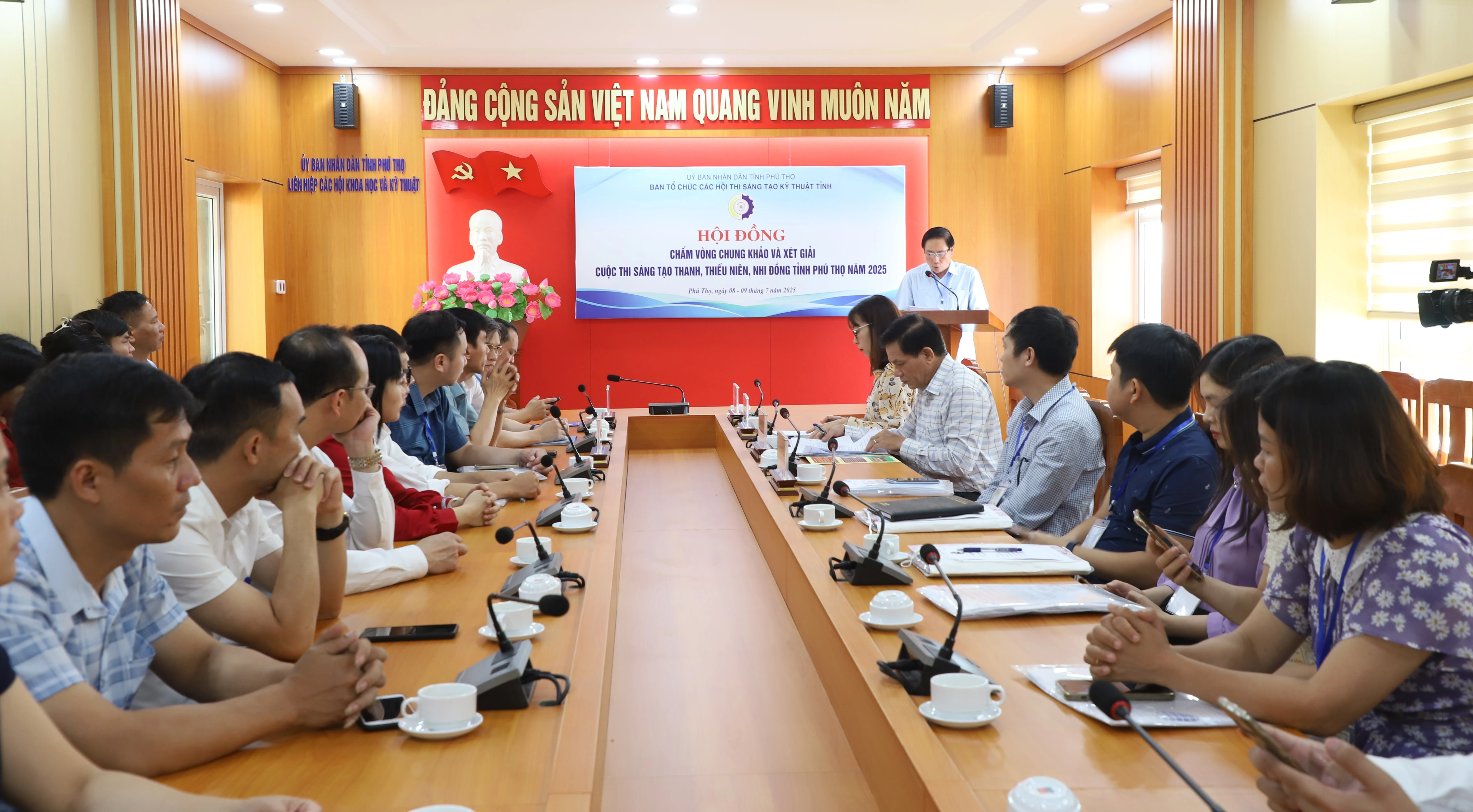 Phú Thọ: Chấm Chung khảo, xét giải Cuộc thi sáng tạo thanh, thiếu niên, nhi đồng