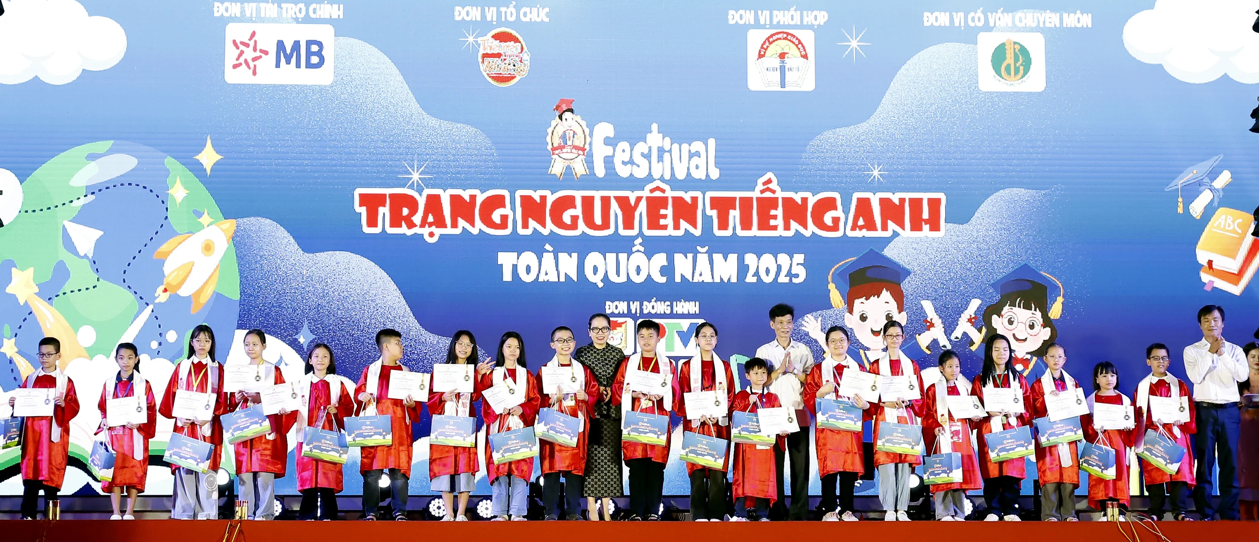 Trao giải “Festival Trạng Nguyên Tiếng Anh toàn quốc” năm 2025