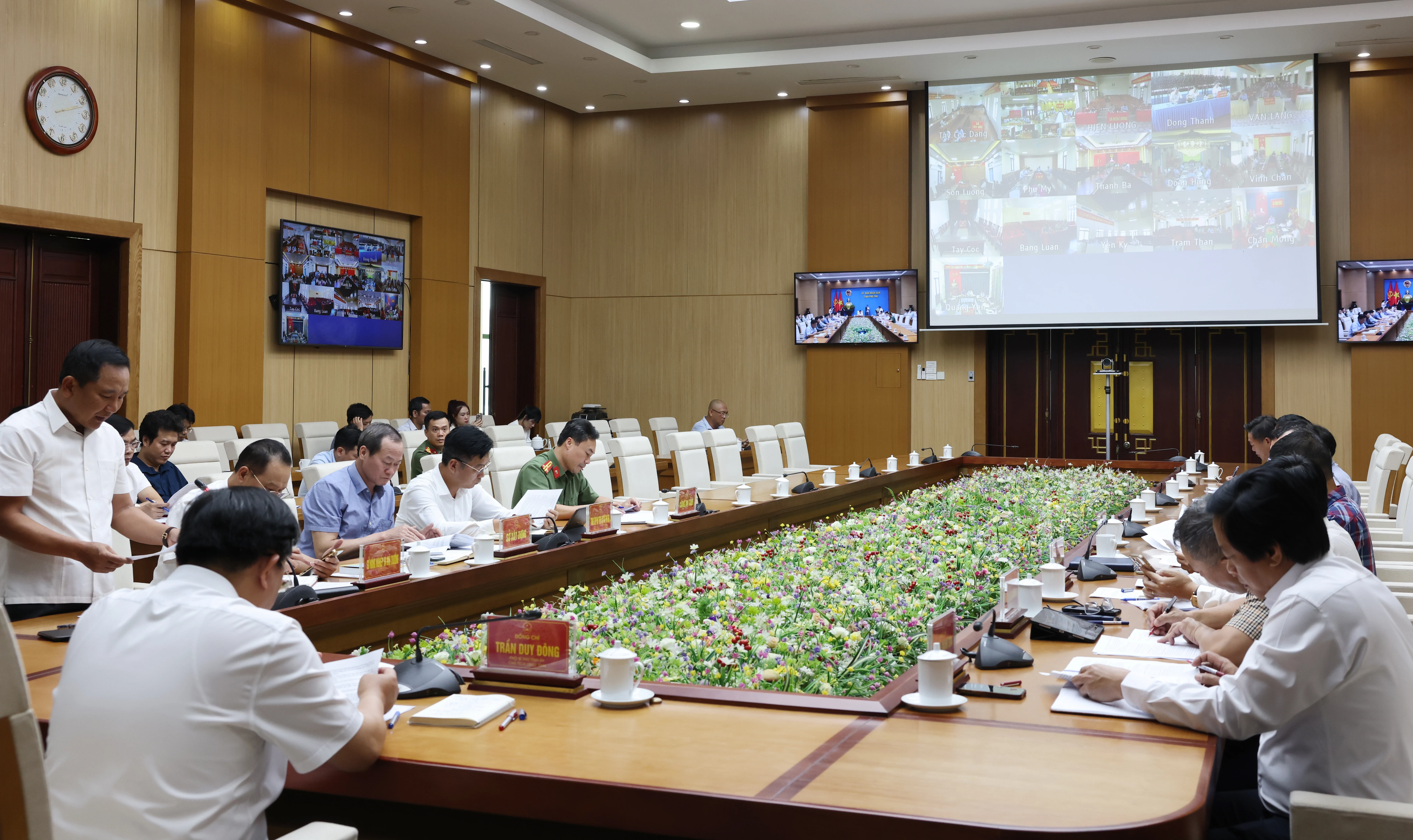 Giải quyết dứt điểm khó khăn vướng mắc trong công tác giải phóng mặt bằng Dự án Đường dây 500kV Lào Cai - Vĩnh Yên