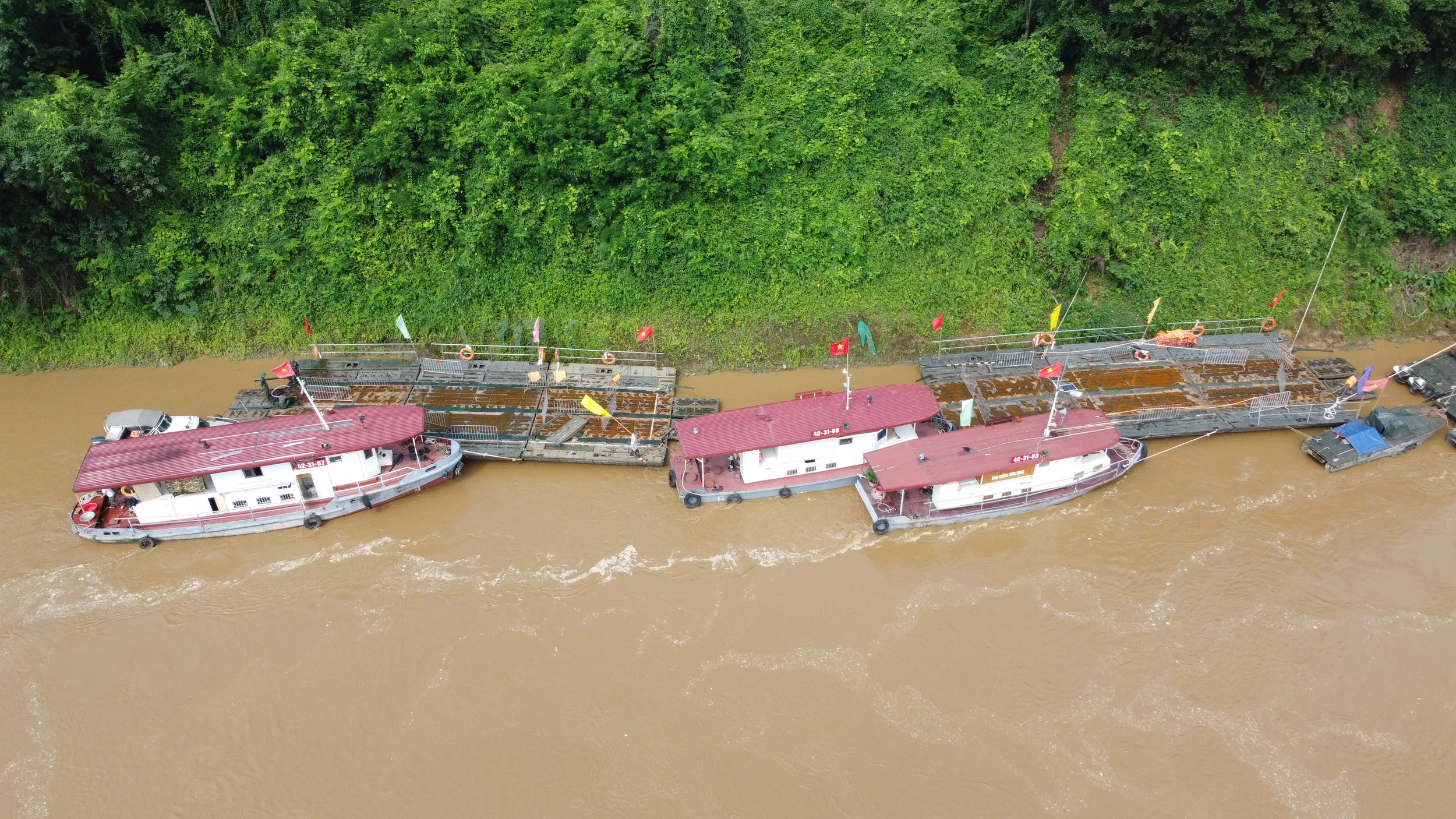 Chưa vận hành phà quân sự tại khu vực cầu Phong Châu