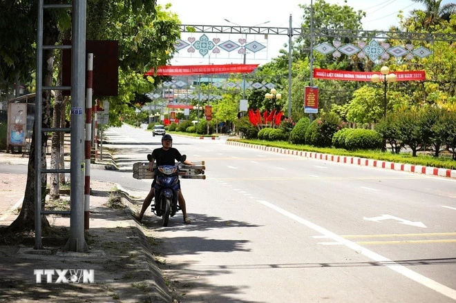 Thời tiết ngày 14/7: Mưa dông bất ngờ ở nhiều nơi, cảnh báo sét và lốc xoáy