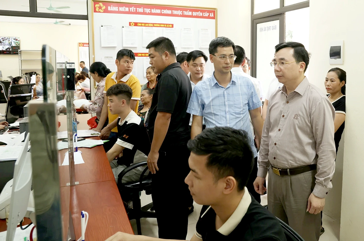 Phó Bí thư Tỉnh ủy Bùi Huy Vĩnh làm việc tại xã Tam Đảo