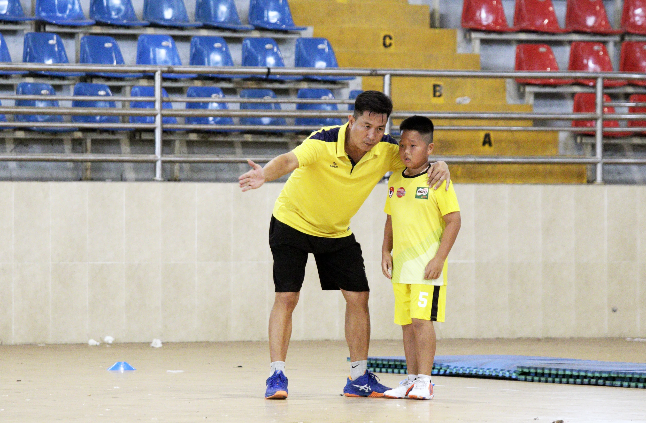 Bóng đá trẻ Đất Tổ khởi sắc