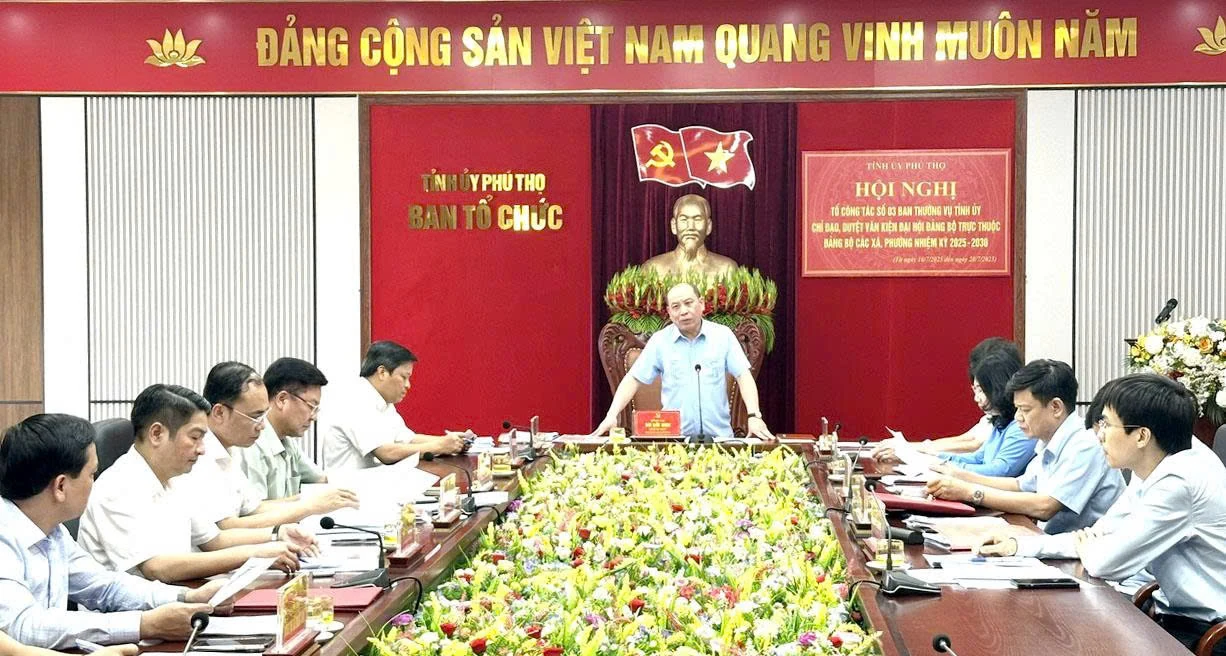 Tổ công tác số 3 duyệt văn kiện Đại hội Đảng bộ các xã nhiệm kỳ 2025-2030