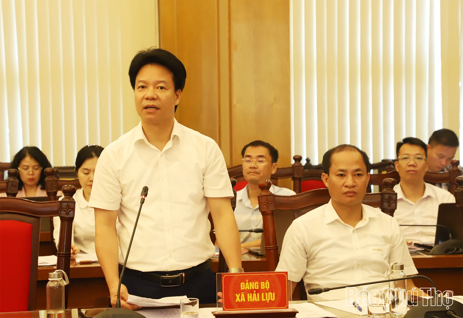 Tổ công tác số 4 duyệt Văn kiện Đại hội Đảng bộ 8 xã