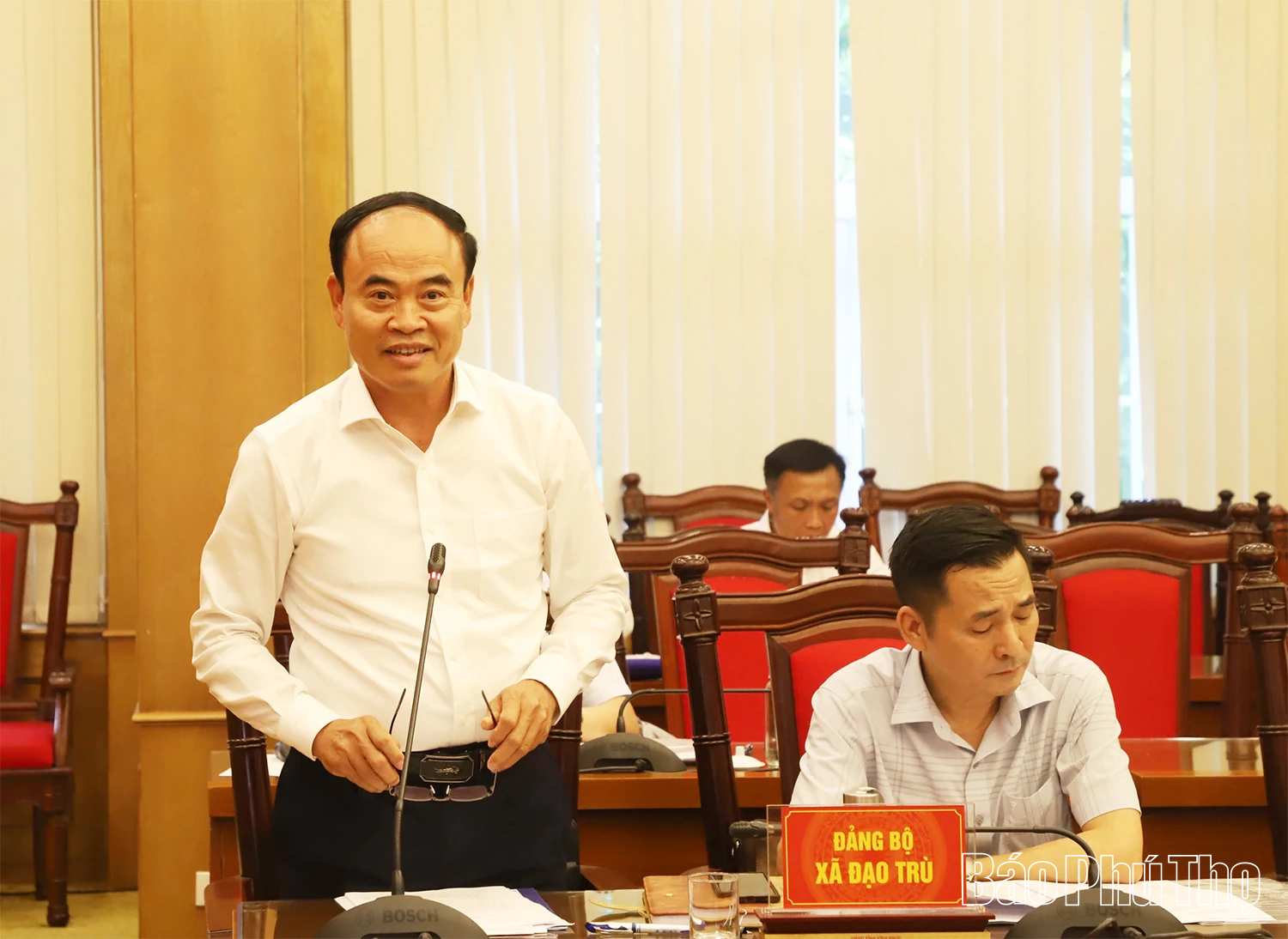 Tổ công tác số 4 duyệt Văn kiện Đại hội Đảng bộ 8 xã