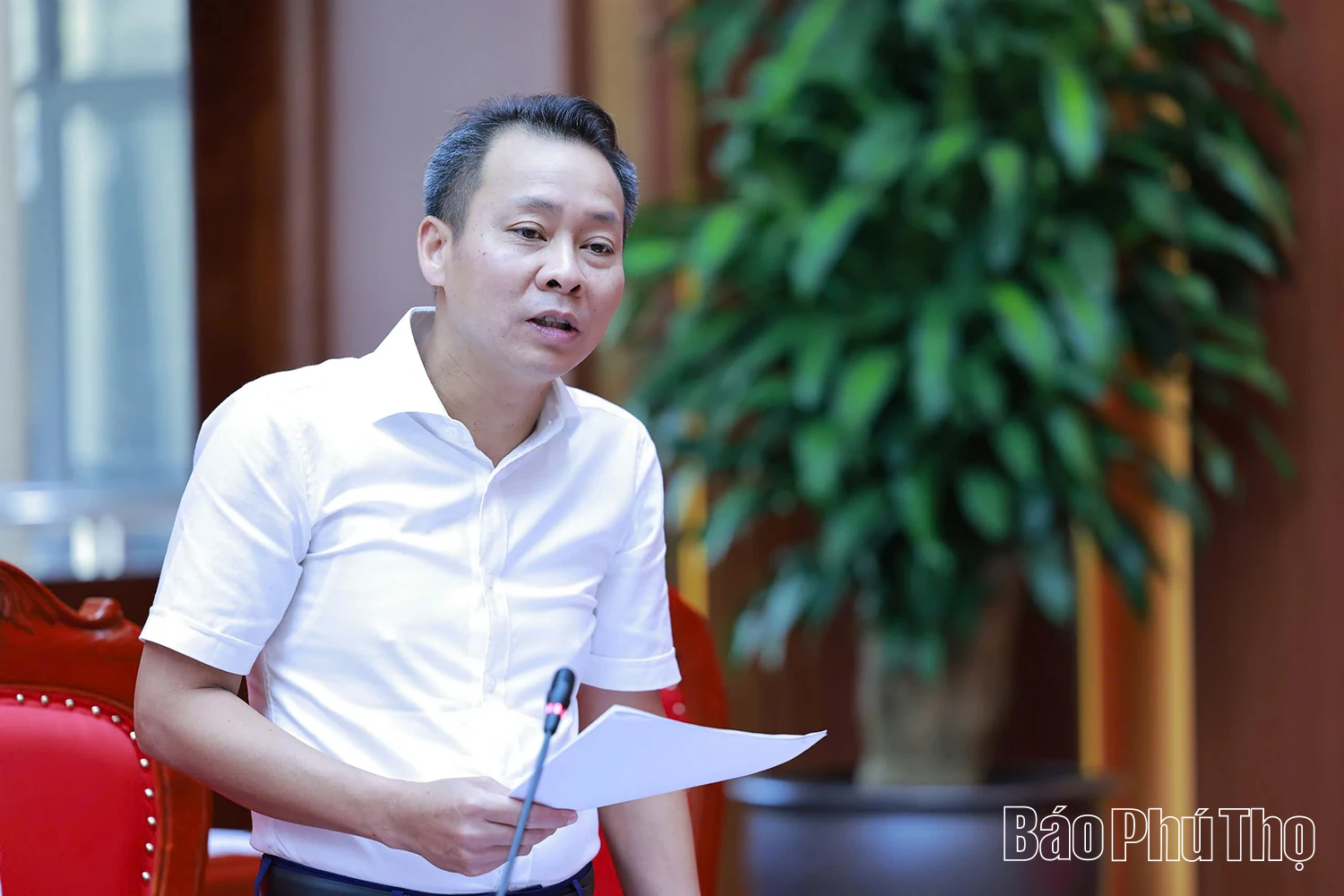 Bí thư Tỉnh ủy Đặng Xuân Phong và Tổ công tác số 1 chỉ đạo, duyệt văn kiện Đại hội Đảng bộ các xã