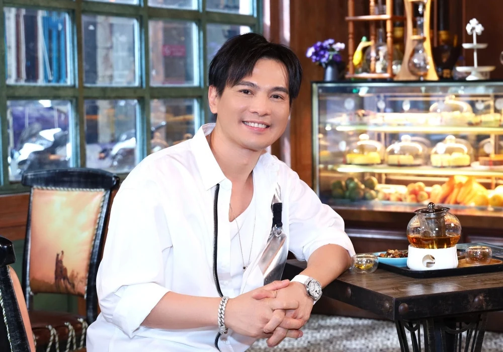 Chàng lãng tử miền Tây tiết lộ tài sản sau 30 năm ca hát và bà xã kín tiếng