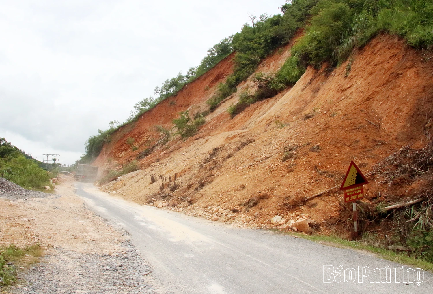Tỉnh lộ 433 - con đường huyết mạch “gồng mình” giữa thiên tai