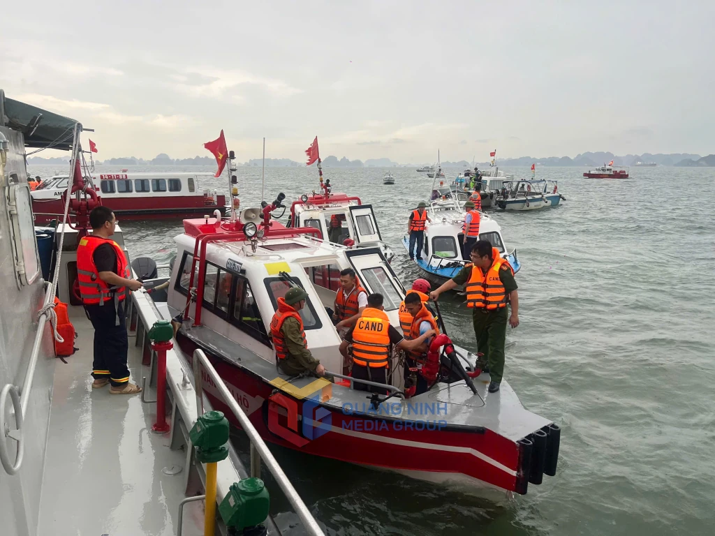 Thông tin ban đầu vụ đắm tàu du lịch trên Vịnh Hạ Long