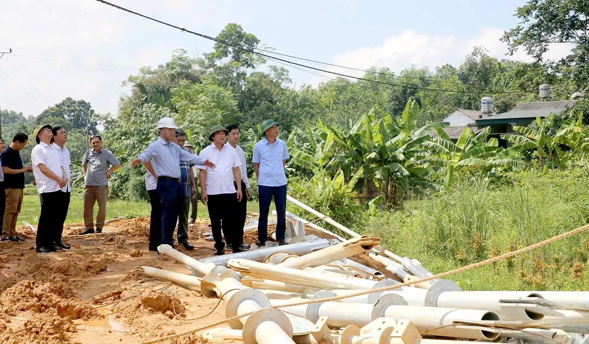 Đẩy nhanh tiến độ giải phóng mặt bằng đường dây 500kV Lào Cai - Vĩnh Yên