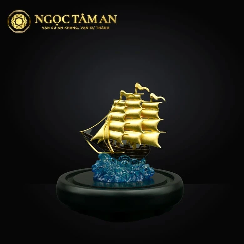 Mô hình thuyền buồm mạ vàng - Món quà phong thủy ý nghĩa tặng sếp, đối tác