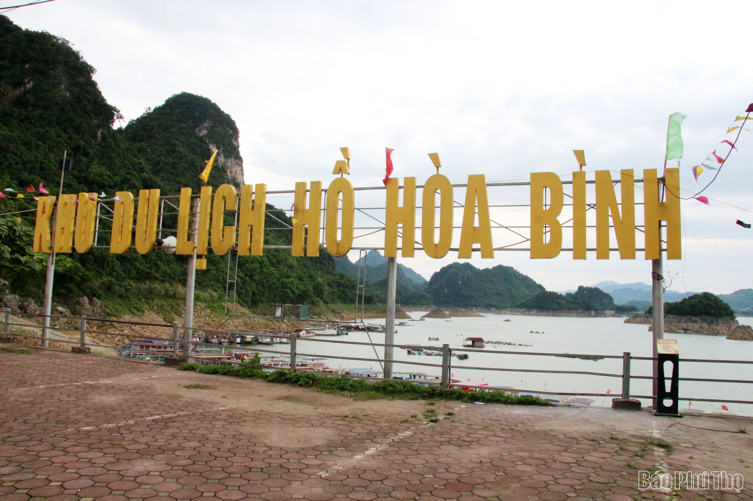 Chủ động phòng, chống cơn bão số 3 khu vực lòng hồ Hòa Bình