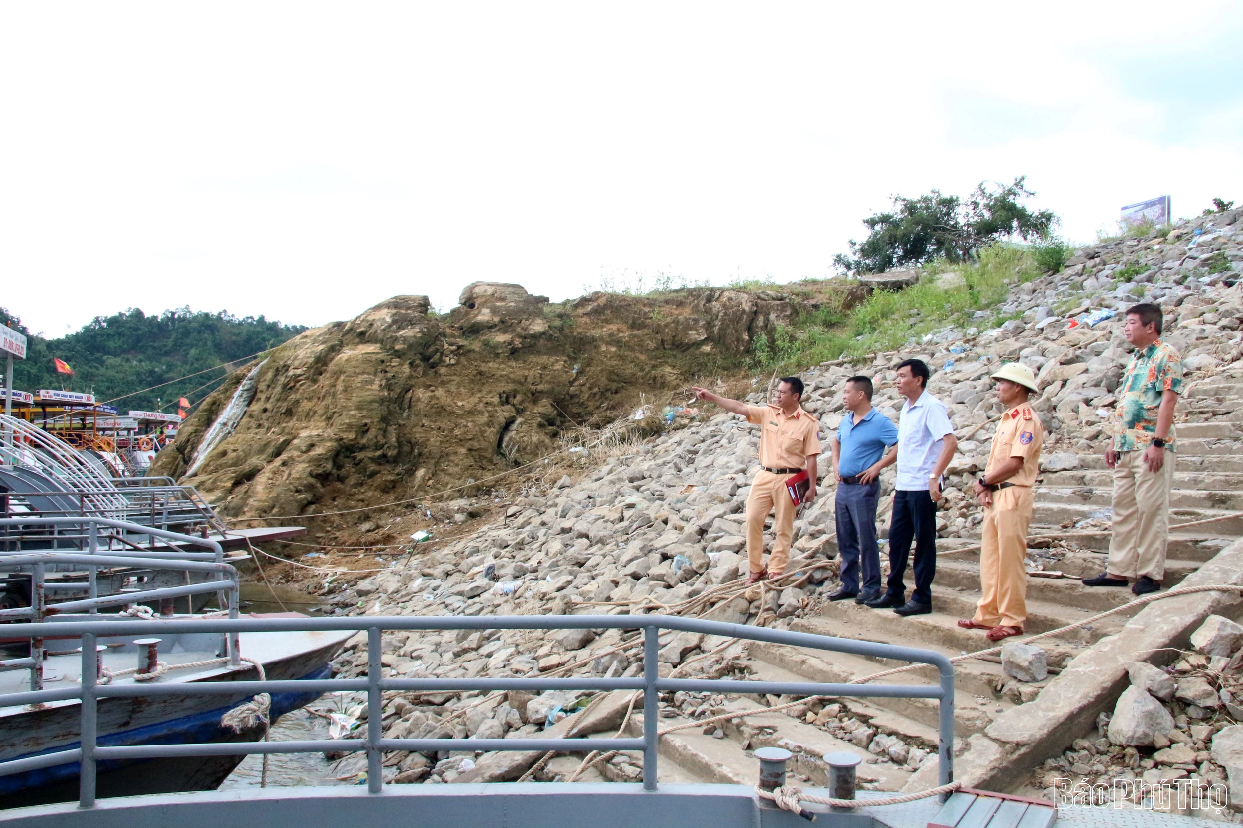 Chủ động phòng, chống cơn bão số 3 khu vực lòng hồ Hòa Bình