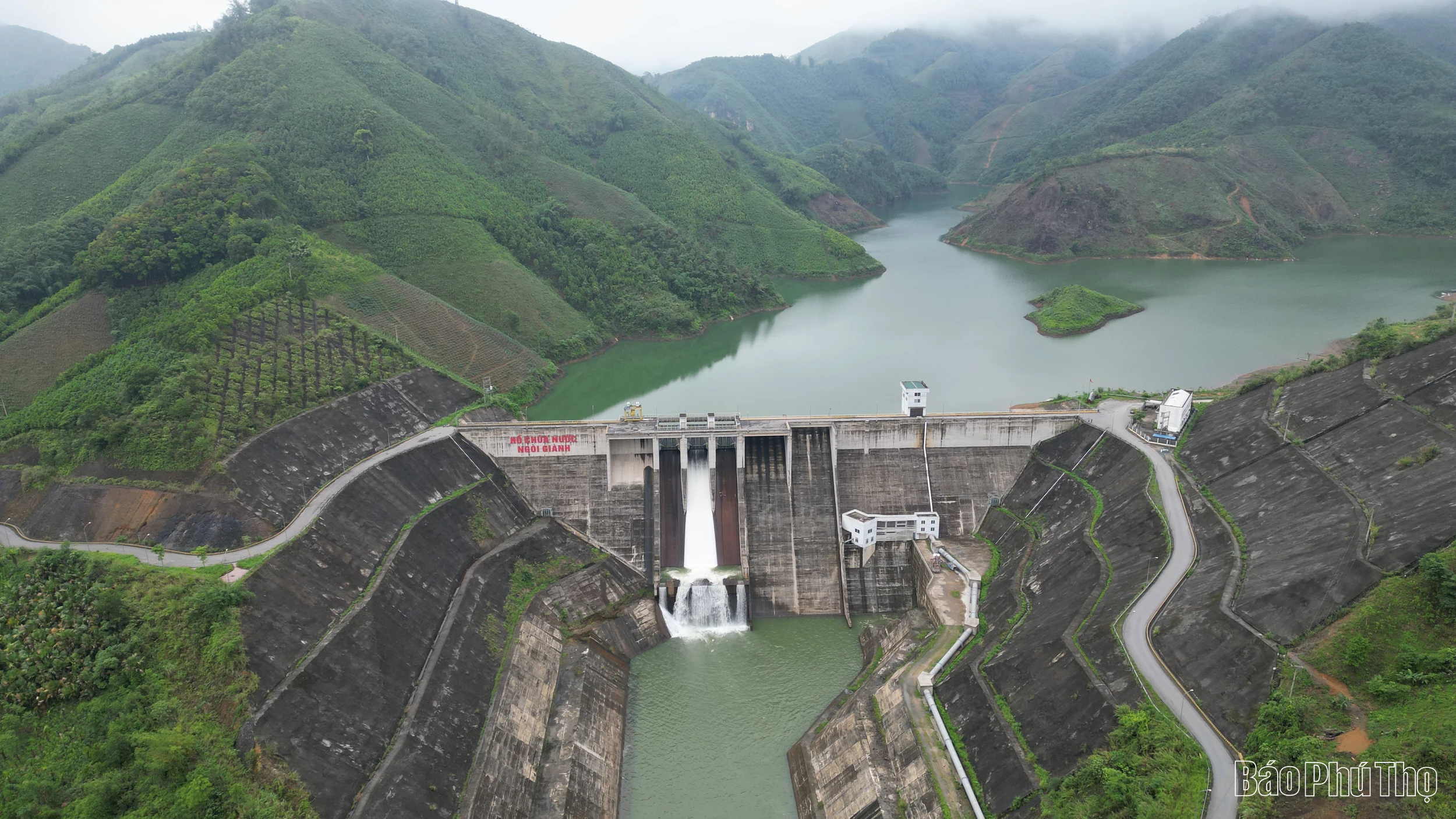 Xả lũ hồ chứa nước Ngòi Giành