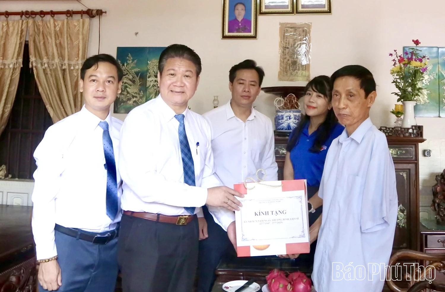 Trường Cao đẳng nghề Phú Thọ dâng hương tri ân các anh hùng liệt sĩ