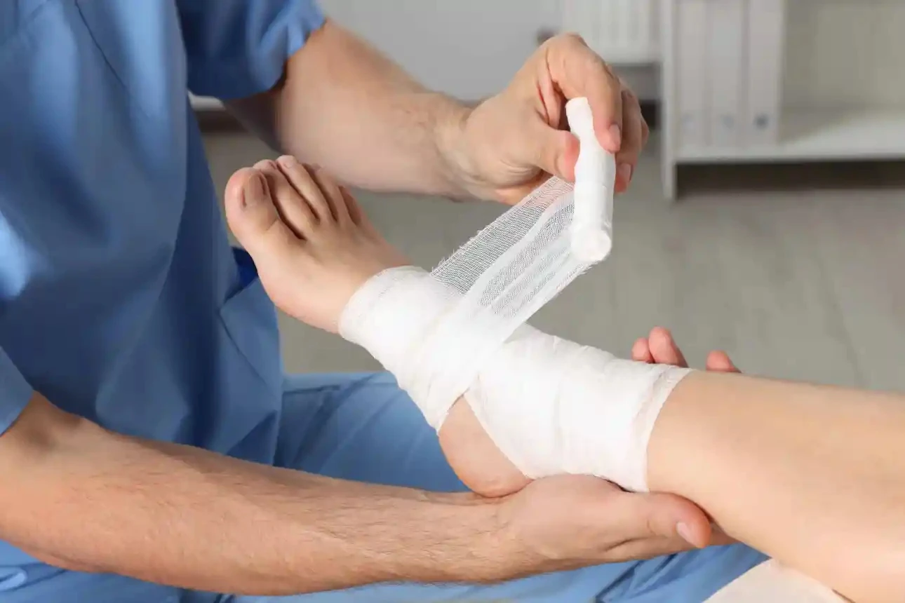 Rửa vết thương ngay tại nhà với phòng khám gia đình Việt Úc