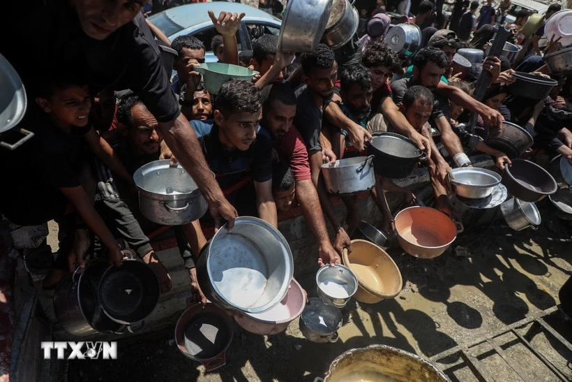 Israel mở “hành lang sống” cho đoàn xe chuyển viện trợ đến Gaza