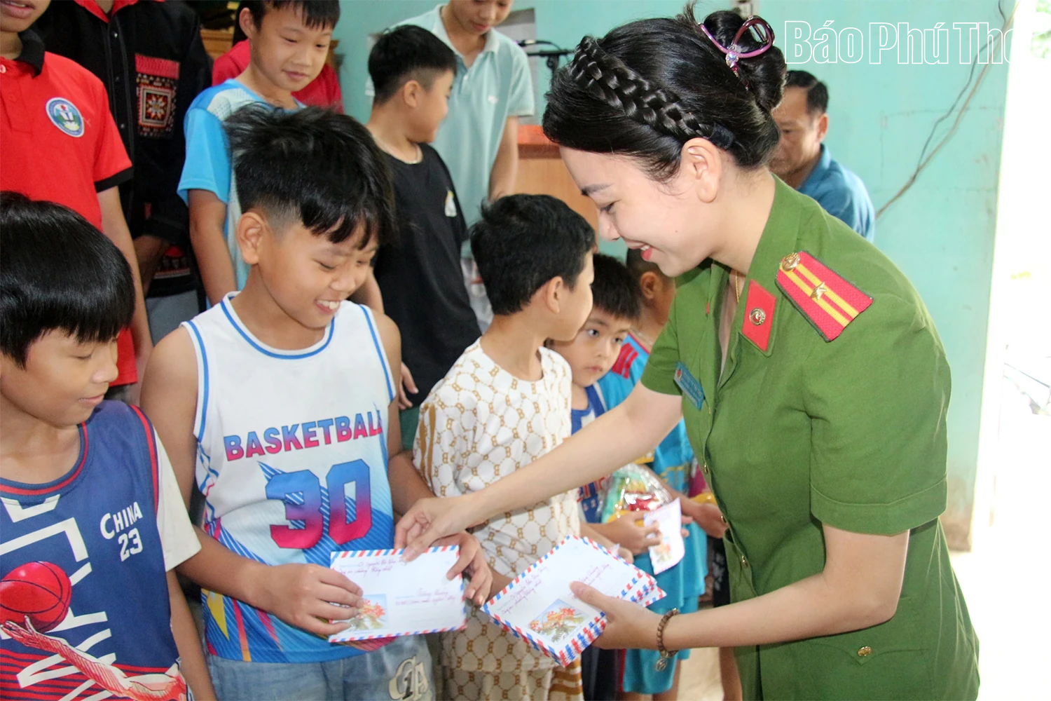 Chuyện về lớp học “làm người” ở bản Dao Đồng Chụa