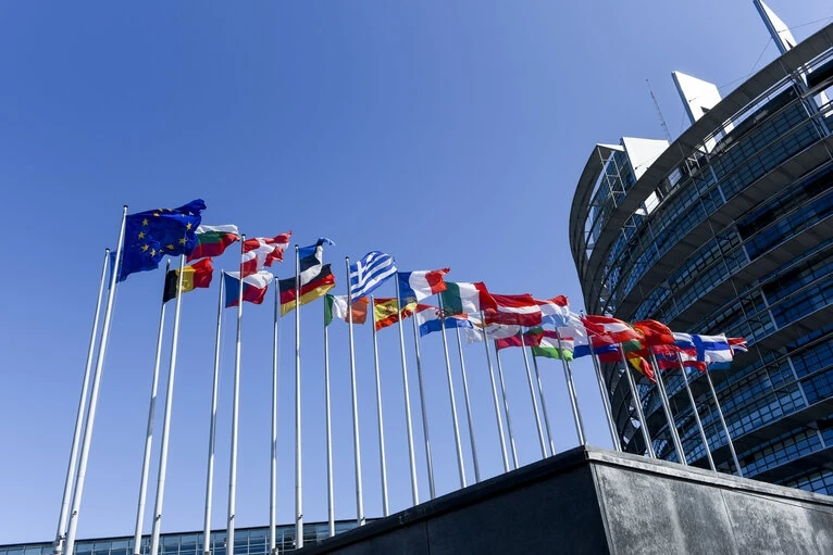 EU xem xét đẩy nhanh quá trình loại bỏ khí đốt của Nga