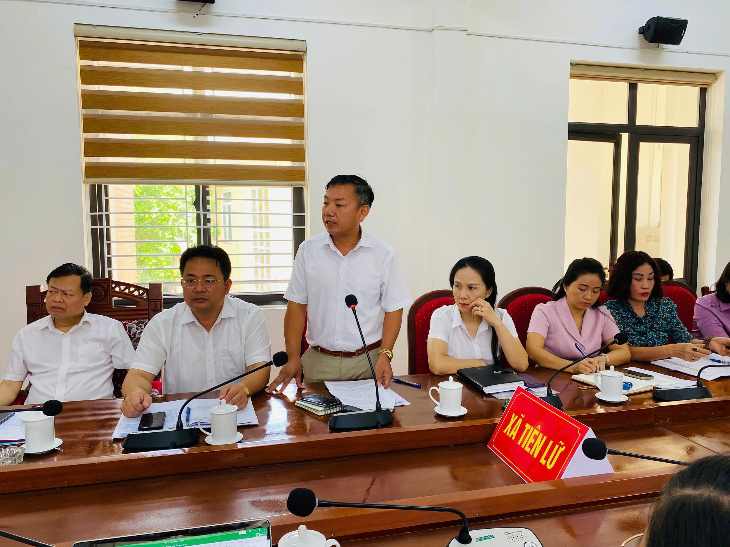 Đoàn công tác Sở Giáo dục và Đào tạo làm việc với xã Tiên Lữ