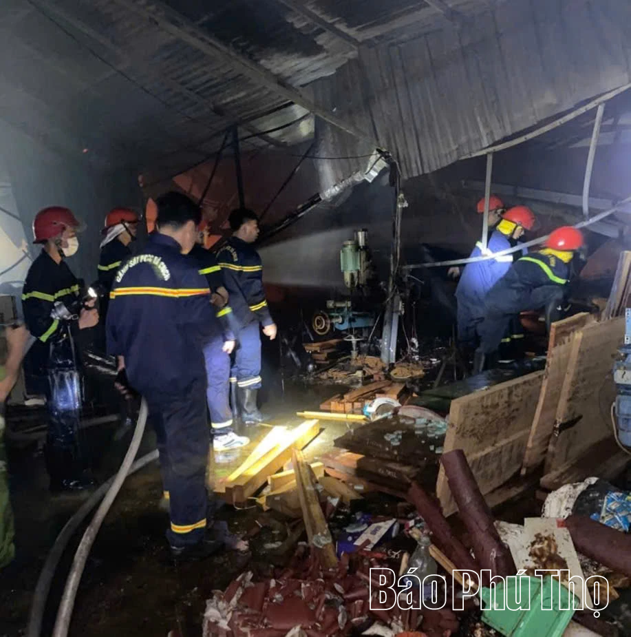 Cháy xưởng gỗ tại xã Vĩnh Tường