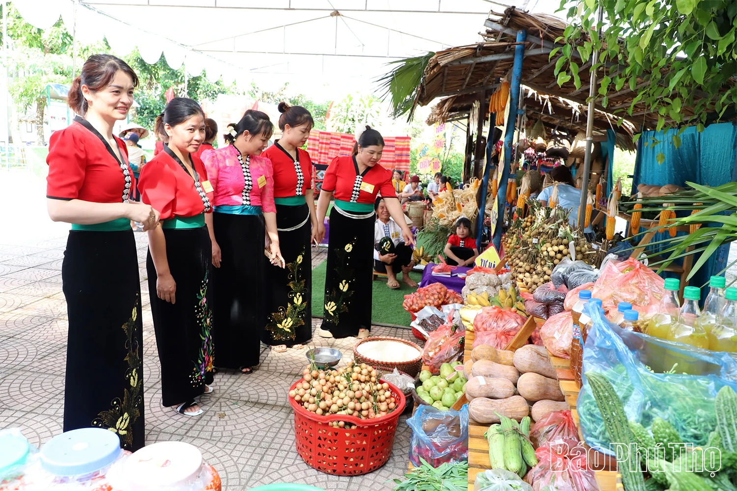 Đại hội Đảng bộ xã Quy Đức lần thứ I, nhiệm kỳ 2025 - 2030: Phấn đấu đưa xã thoát nghèo vào năm 2030