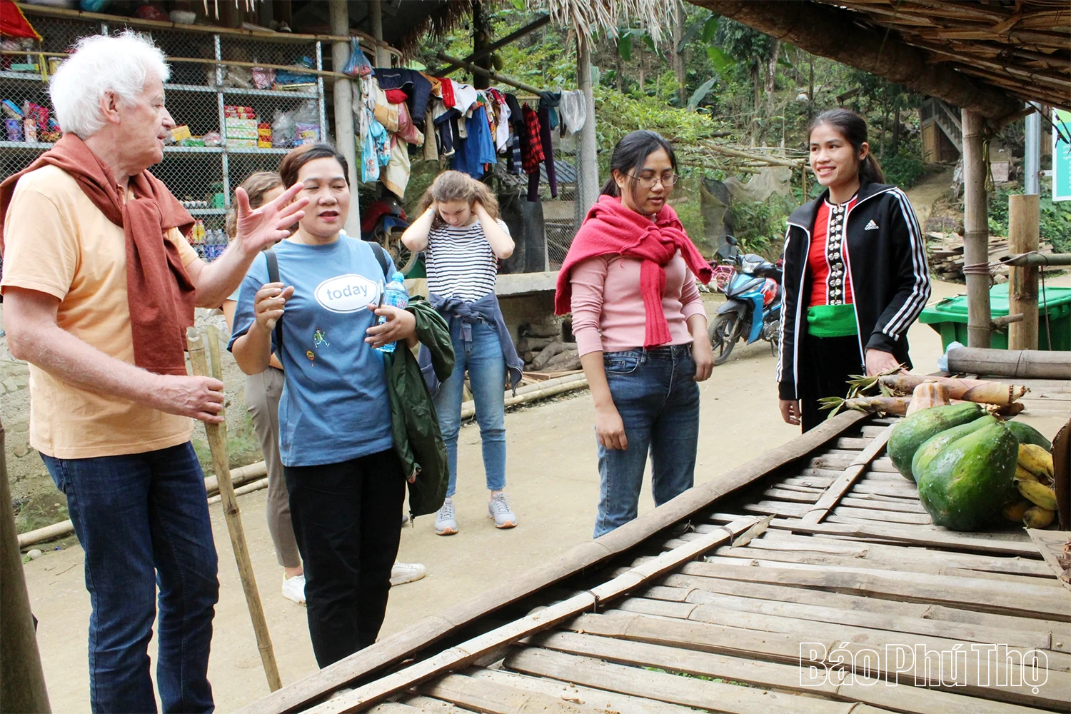 Đến Đá Bia - “tắt sóng” để kết nối nụ cười